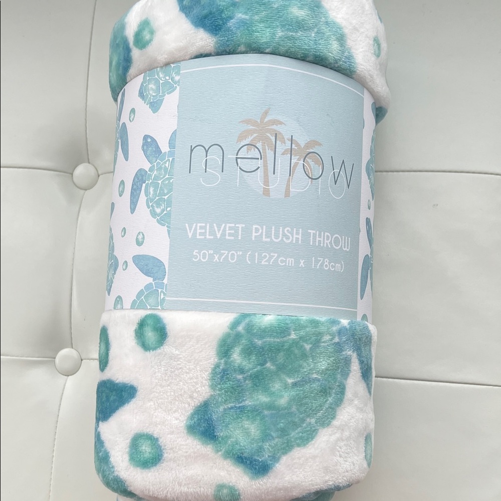 New Coastal Sea Turtle Velvet Plush Throw